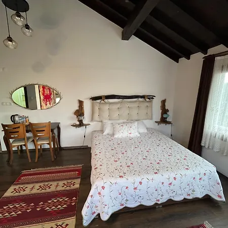 Sirince Citak Konaklari - Oezel Girisli Bed and Breakfast *
